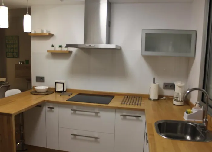 Rosalia De Castro, 41 - Centro - Vut-co-01904 * Сантьяго-де-Компостела